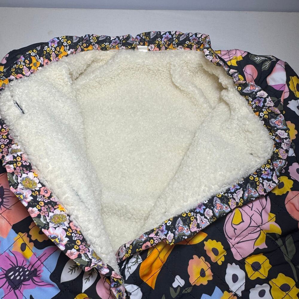 Women’s Boho floral quilted Sherpa lined jacket.‎ Size S. - Picture 11 of 11